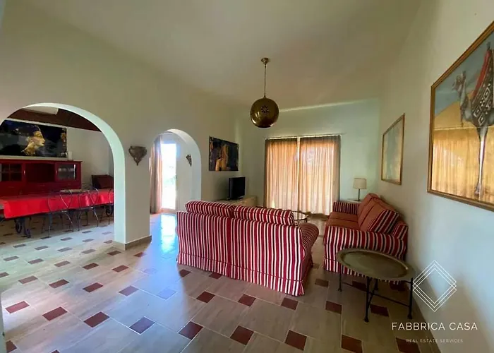 Fabbricacasa Sea Front Villa, Oriental Coast Villa *